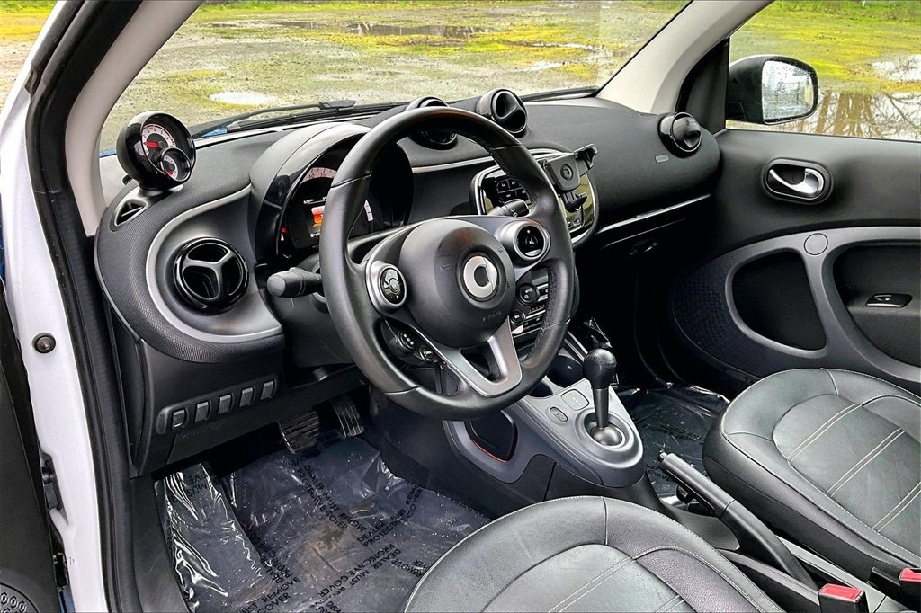 Used 2016 smart fortwo Prime image 17