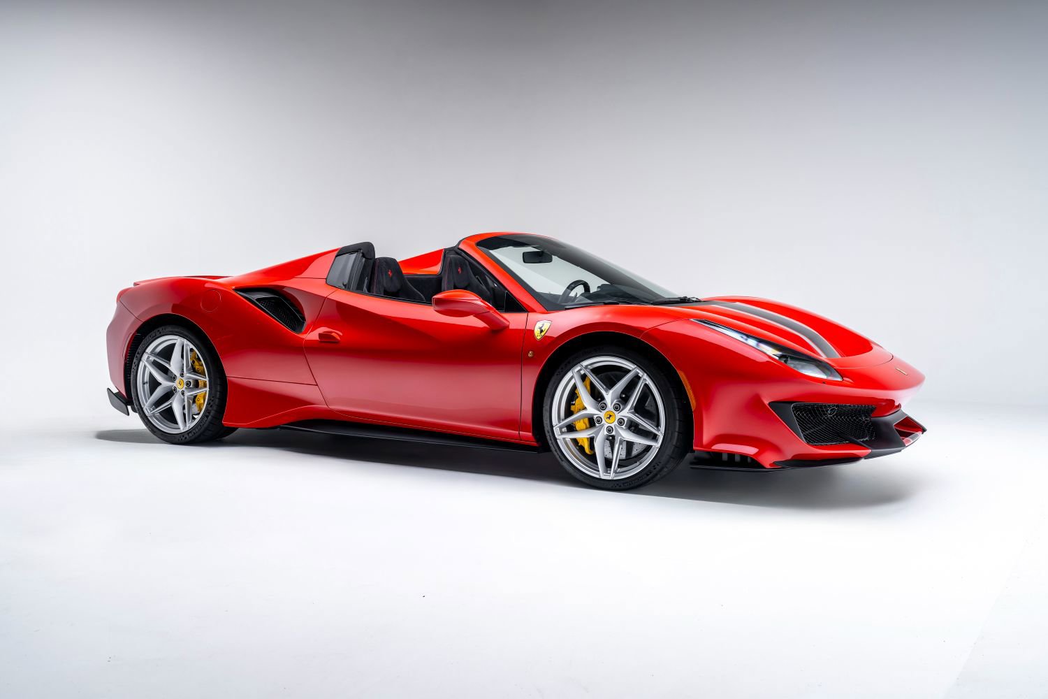 Used 2020 Ferrari 488 Pista Spider image 4