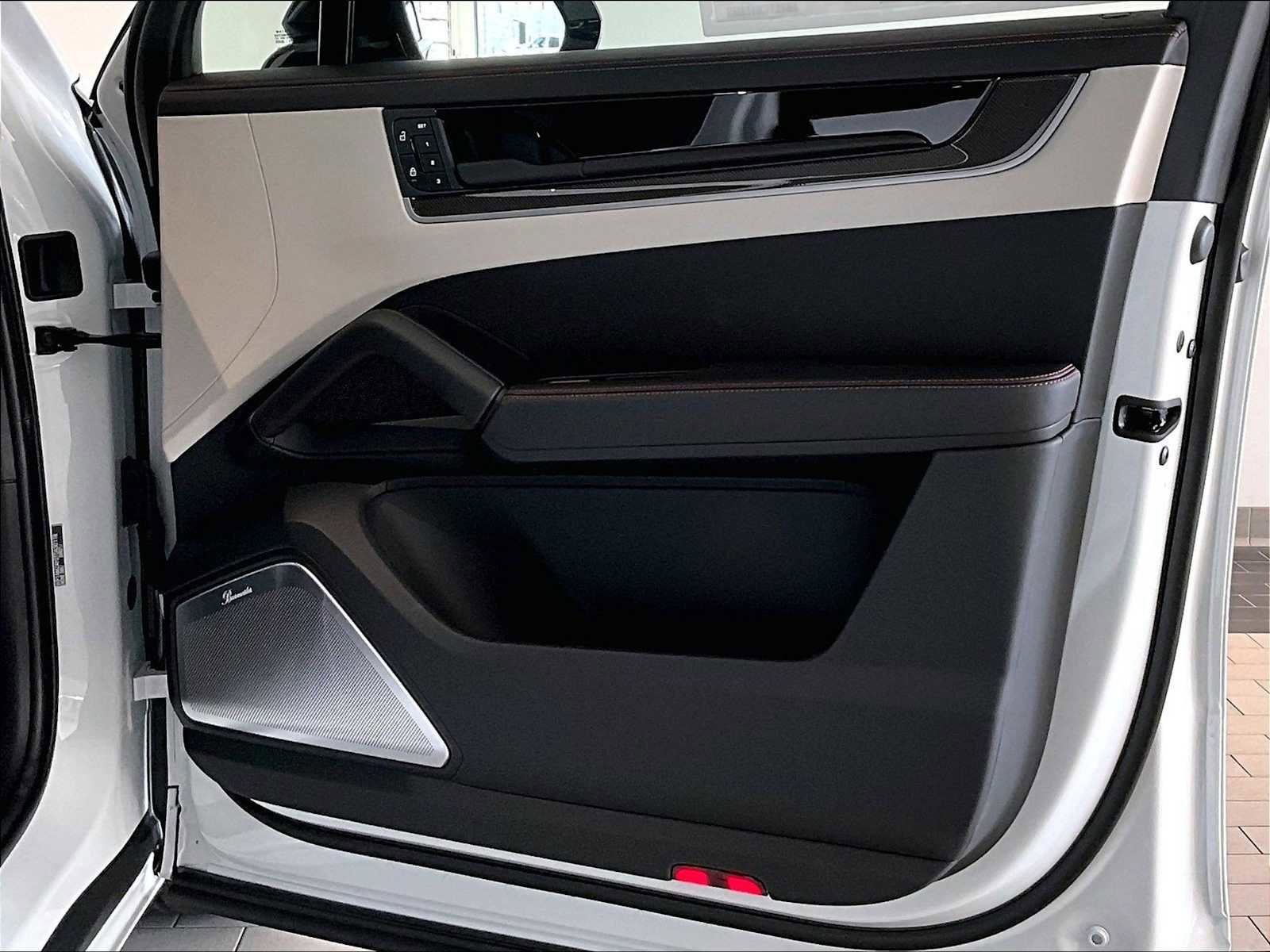 New 2026 Porsche Cayenne Turbo image 25