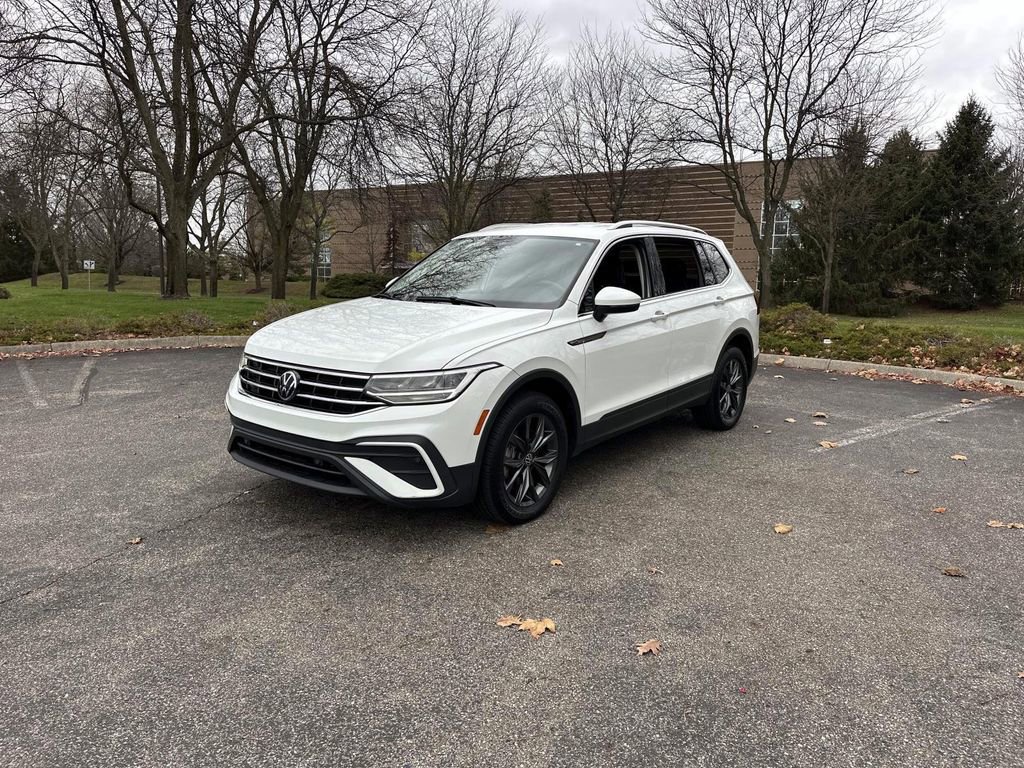 Used 2022 Volkswagen Tiguan SE image 3
