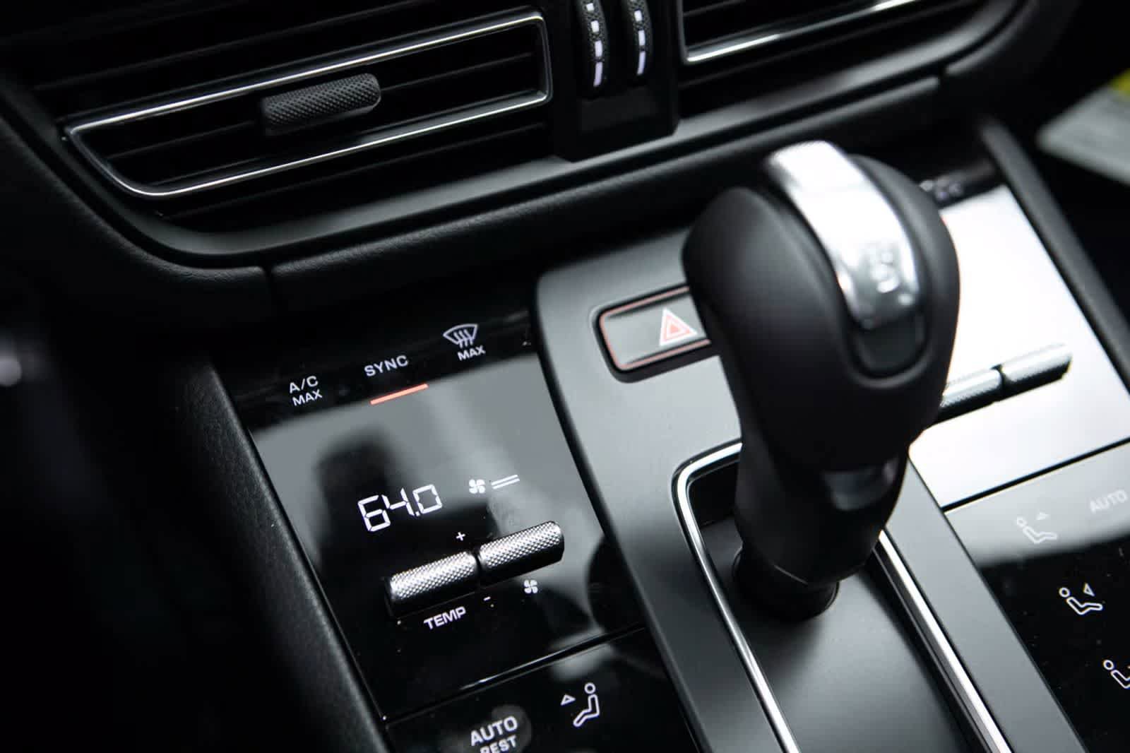 Certified 2026 Porsche Macan AWD/4WD image 28