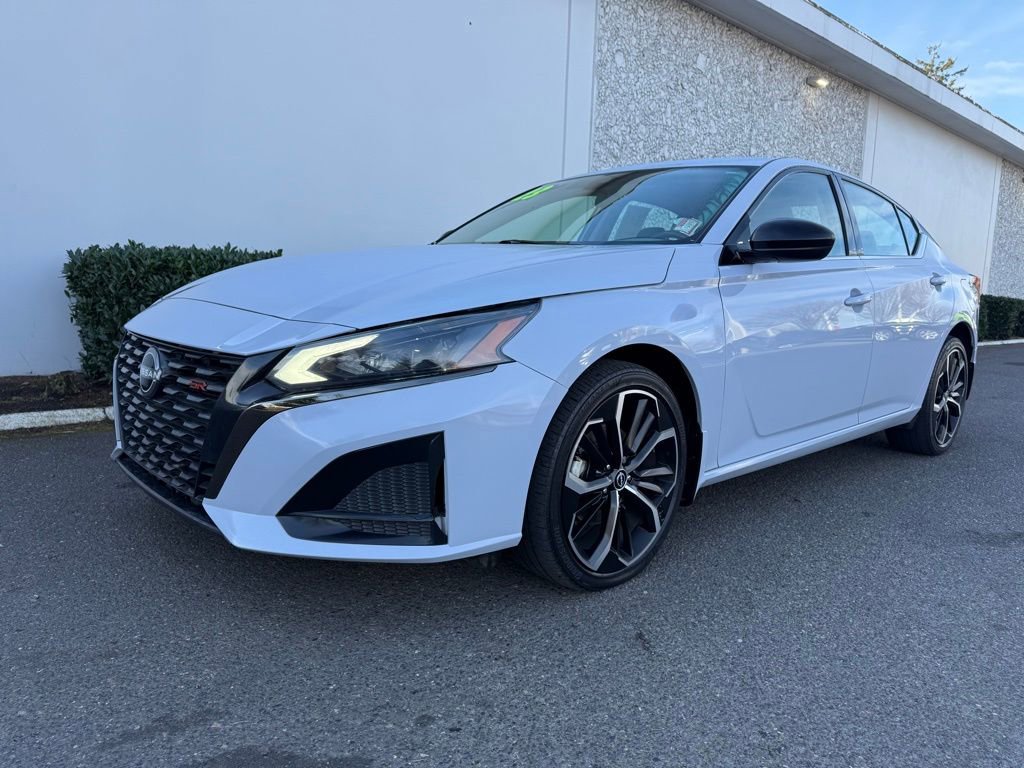 Used 2023 Nissan Altima 2.5 SR image 1
