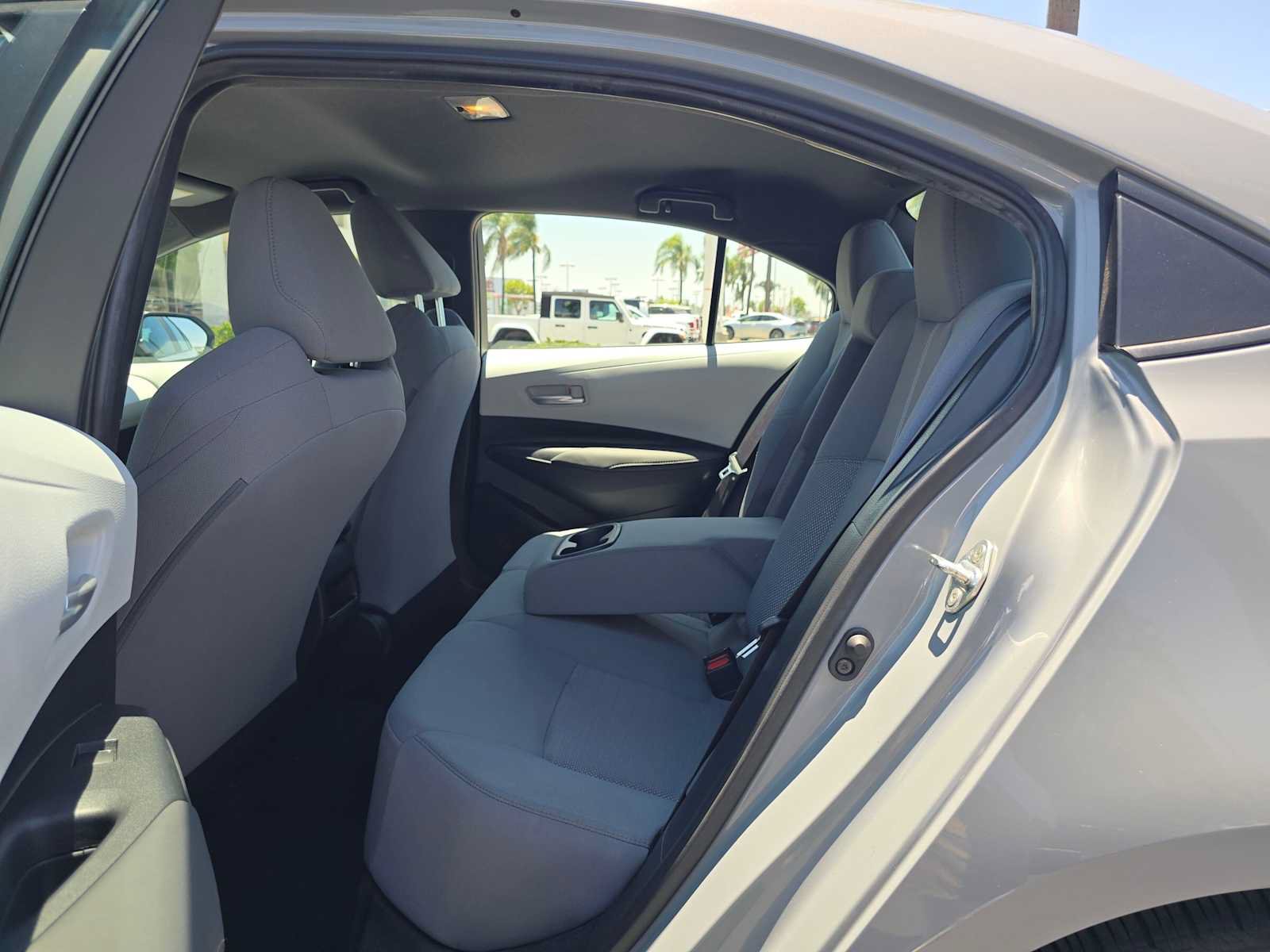 Used 2022 Toyota Corolla SE FWD image 18