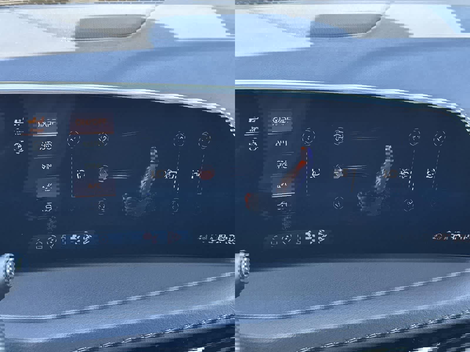 Used 2024 Cadillac XT4 Premium Luxury image 18