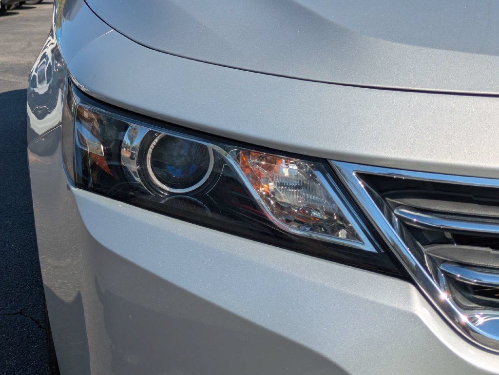 Used 2018 Chevrolet Impala LT FWD image 10