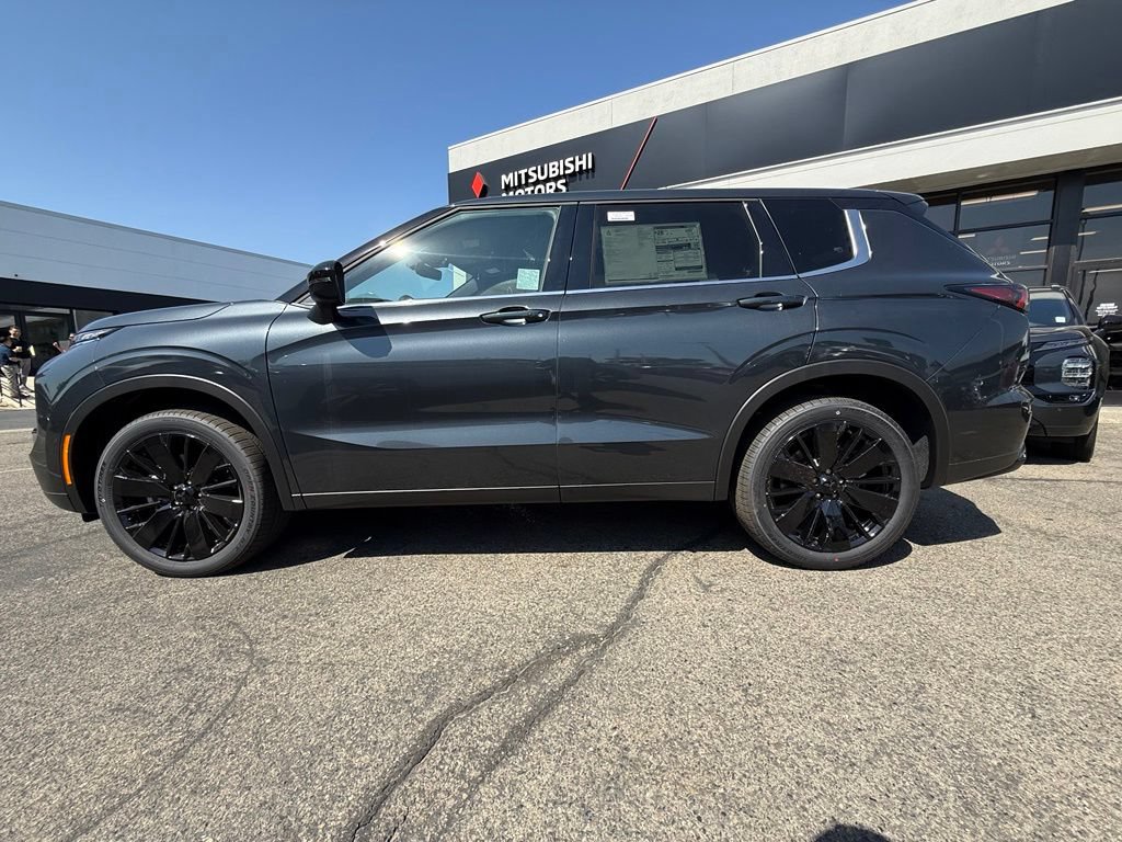 New 2026 Mitsubishi Outlander LE FWD image 7