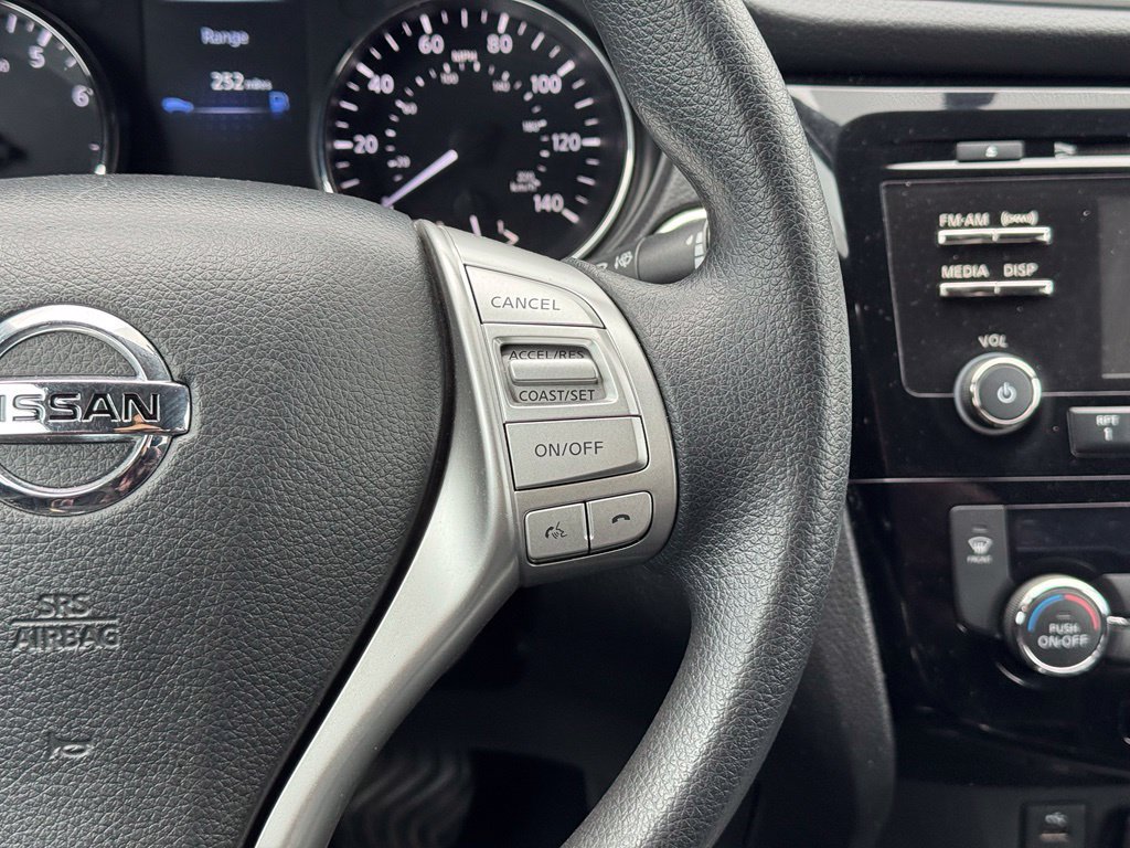 Used 2015 Nissan Rogue SV FWD image 26