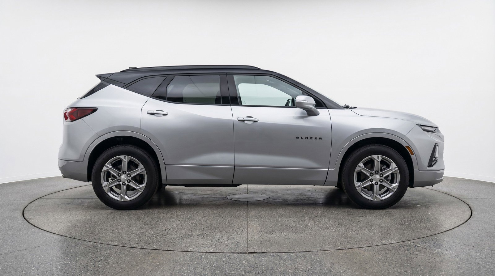 Used 2025 Chevrolet Blazer LT image 9