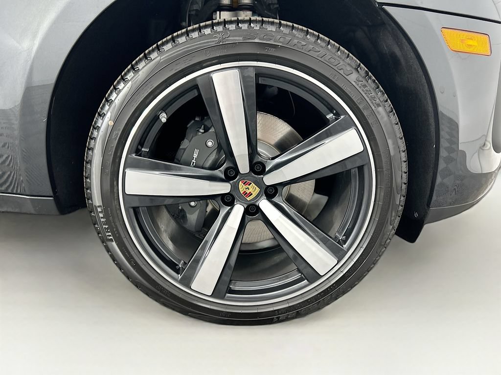 Used 2026 Porsche Macan AWD/4WD image 33