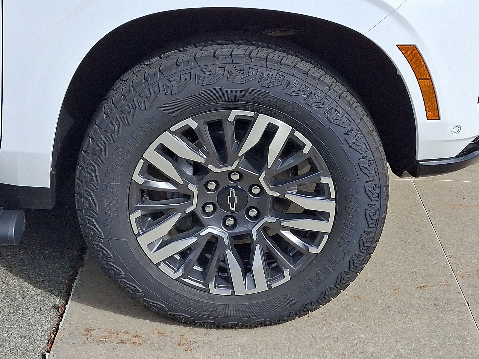 New 2026 Chevrolet Tahoe Z71 w/ Z71 Off-Road Package AWD/4WD image 8