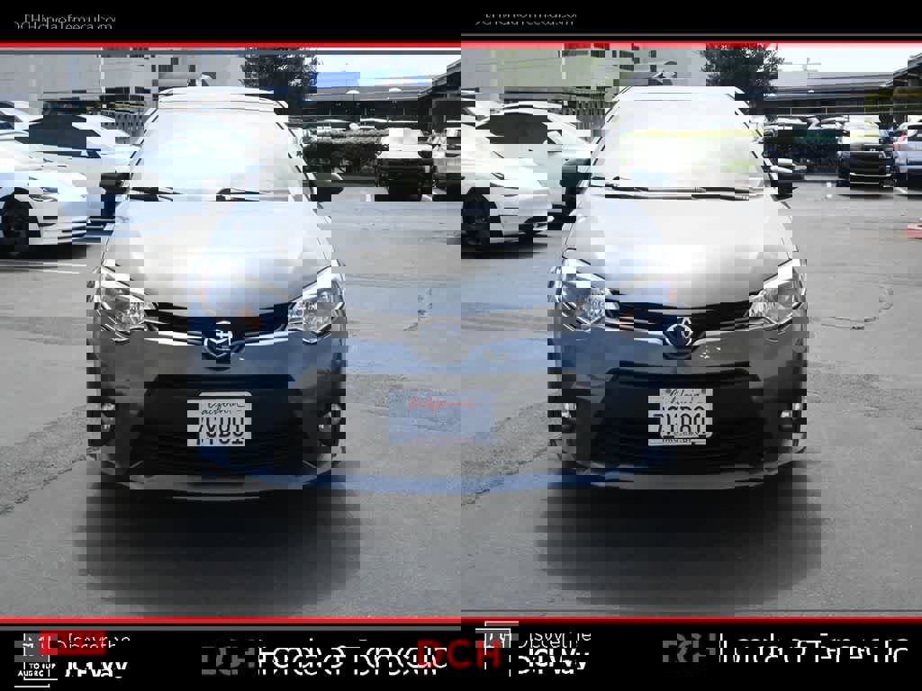 Used 2014 Toyota Corolla LE image 2