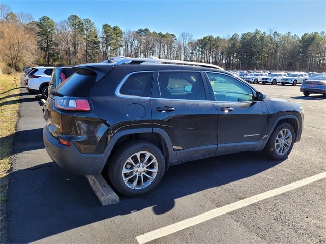 Used 2020 Jeep Cherokee Latitude Plus image 3