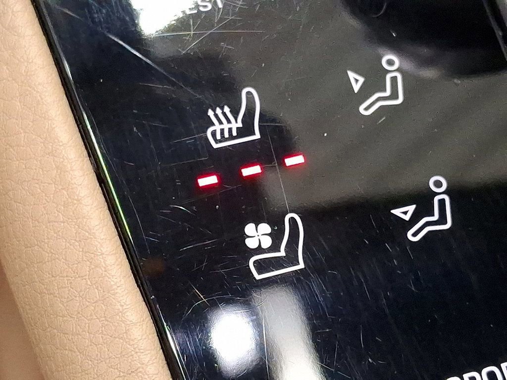 Used 2023 Porsche Macan image 20