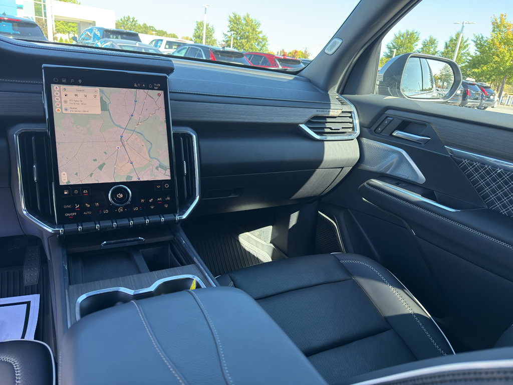 Used 2024 GMC Acadia Denali w/ Super Cruise Package image 30