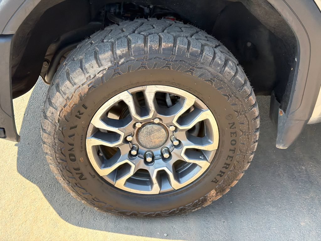 Used 2024 GMC Sierra 2500 SLE AWD/4WD image 11