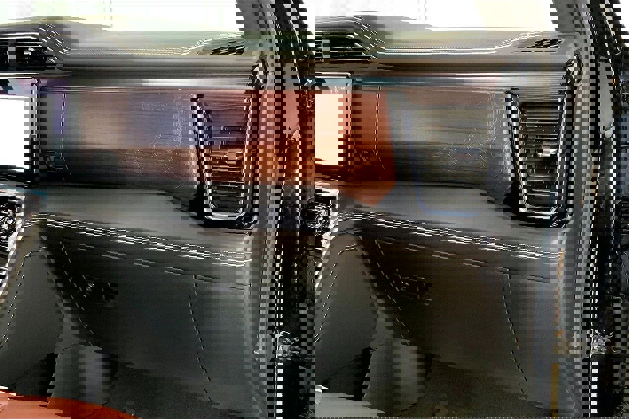 Used 2024 GMC Sierra 3500 Denali Ultimate image 16