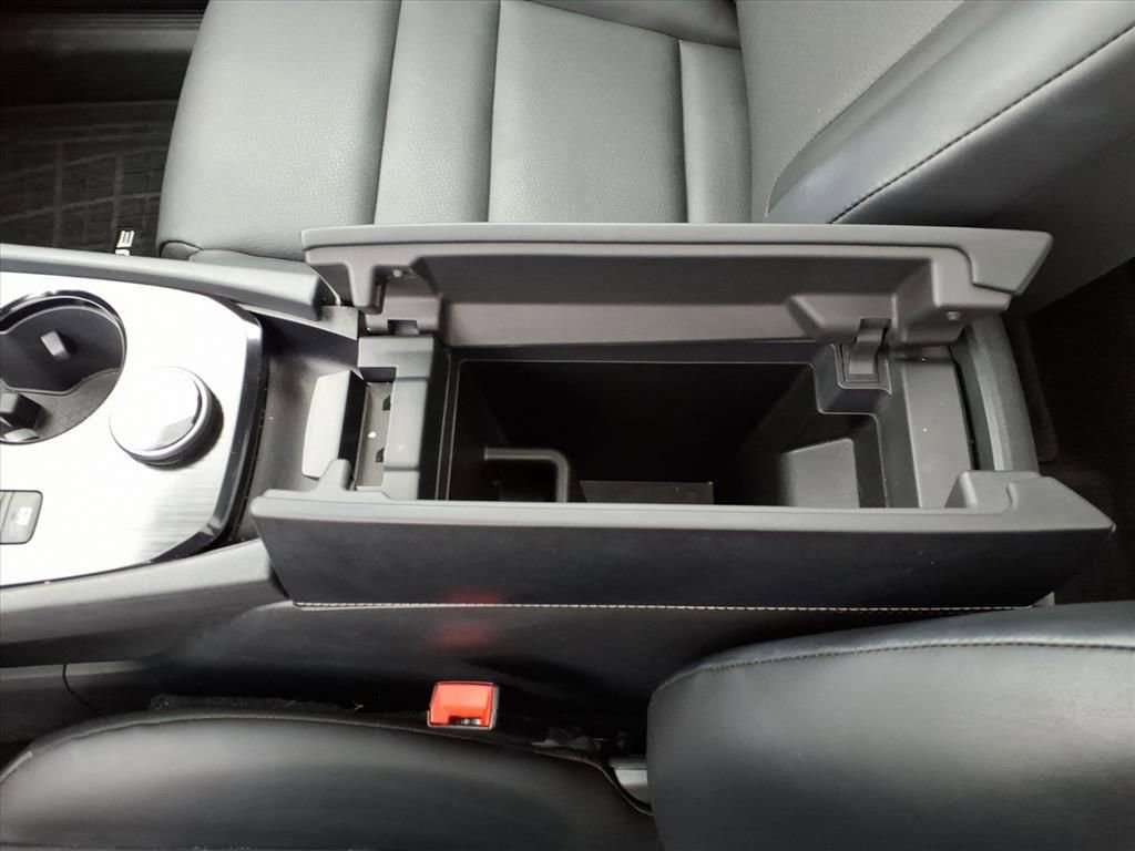 Used 2023 Nissan Rogue SV w/ SV Premium Package image 31