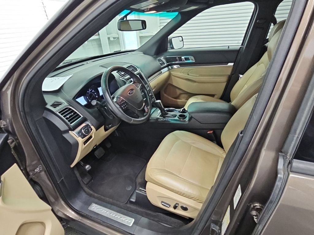 Used 2016 Ford Explorer Limited FWD image 11