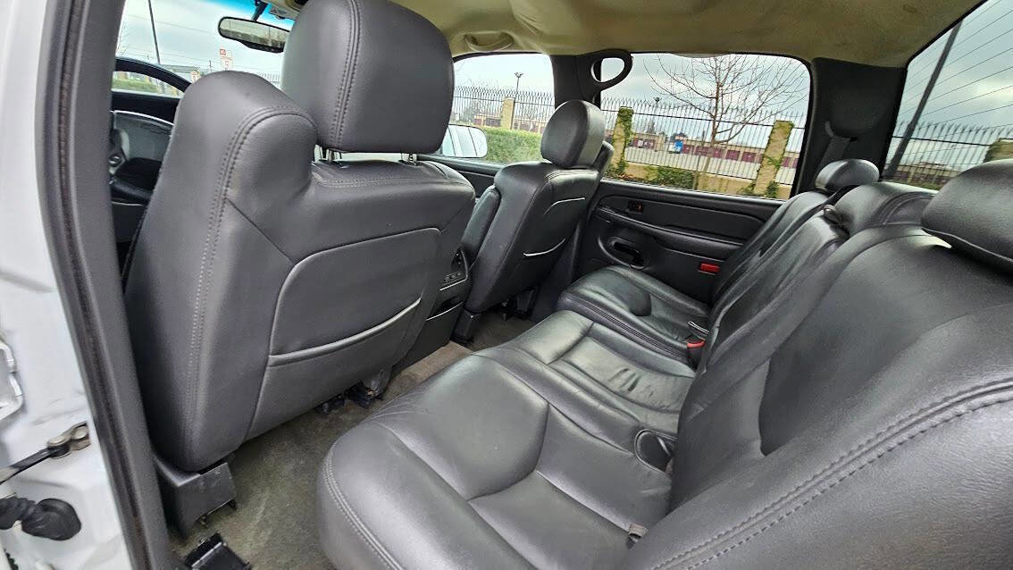 Used 2004 Chevrolet Silverado 2500 LT w/ Skid Plate Package image 20