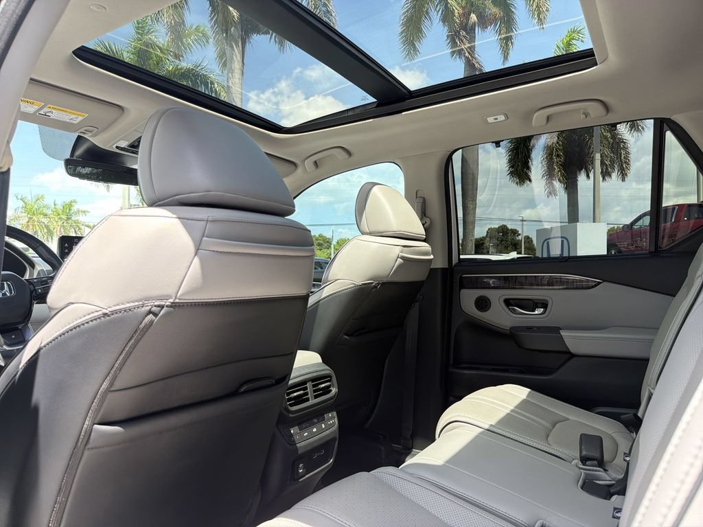 Used 2023 Honda Pilot Elite image 21