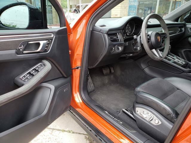Used 2024 Porsche Macan GTS AWD/4WD image 11