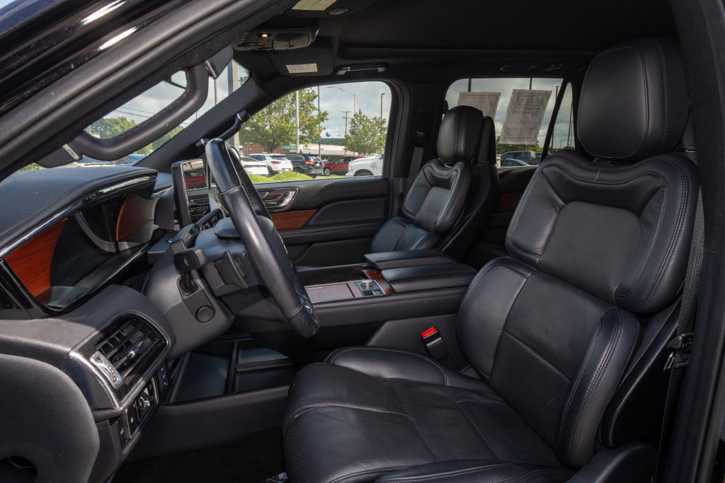 Used 2024 Lincoln Navigator Reserve AWD/4WD image 13