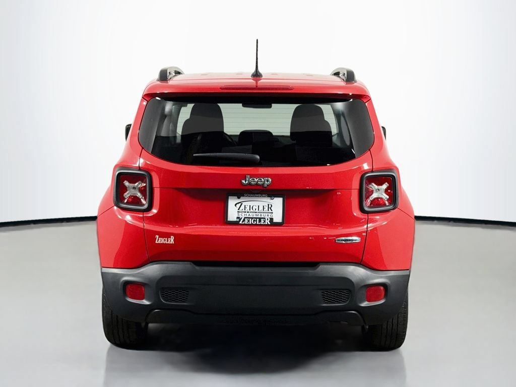 Used 2017 Jeep Renegade Latitude FWD image 6