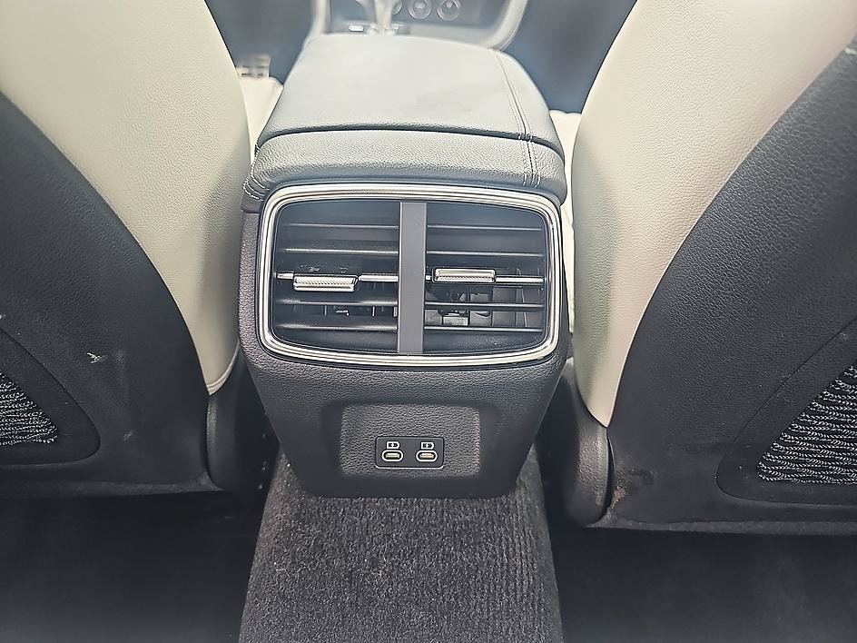 Used 2025 Genesis G70 2.5T w/ Sport Prestige Package RWD image 31