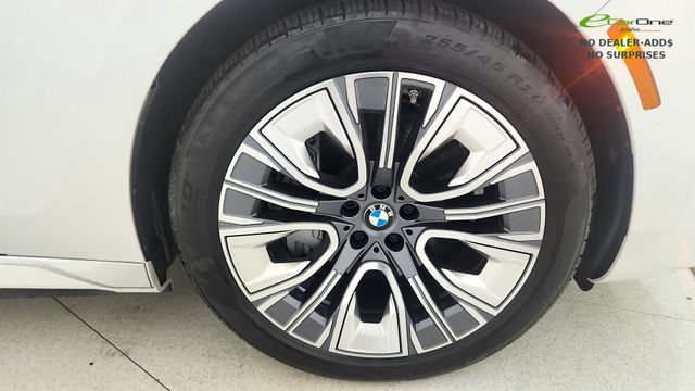Used 2023 BMW i7 xDrive60 AWD/4WD image 77