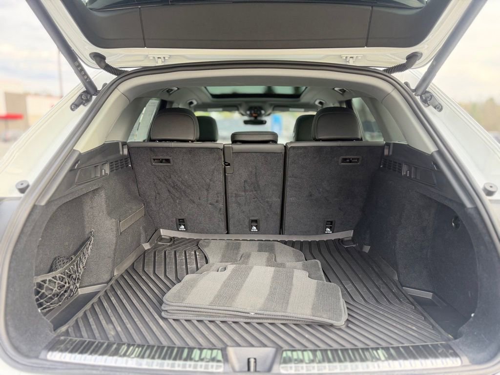 Used 2025 Audi Q5 Premium w/ Convenience Package image 6