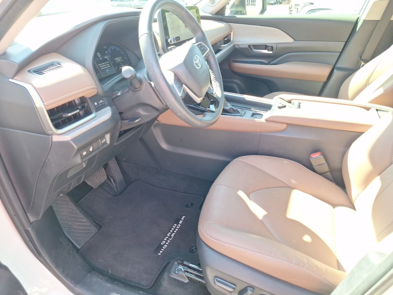 Used 2024 Toyota Grand Highlander Platinum image 15