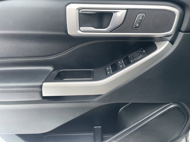 Used 2021 Ford Explorer XLT w/ Equipment Group 202A image 19