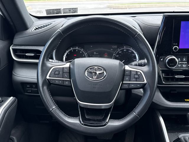 Used 2023 Toyota Highlander XSE AWD/4WD image 19