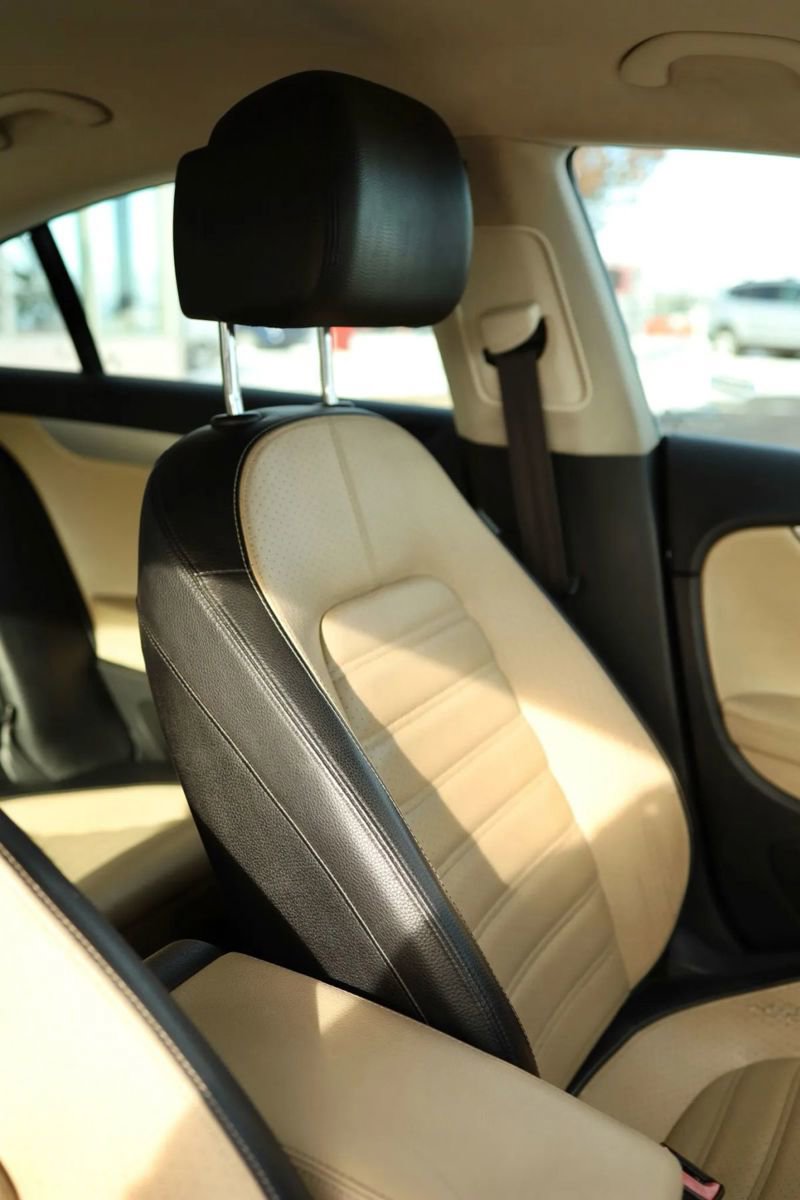 Used 2013 Volkswagen CC R-Line image 55