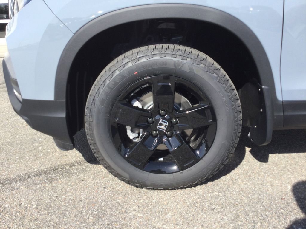 New 2026 Honda Ridgeline Black Edition image 13