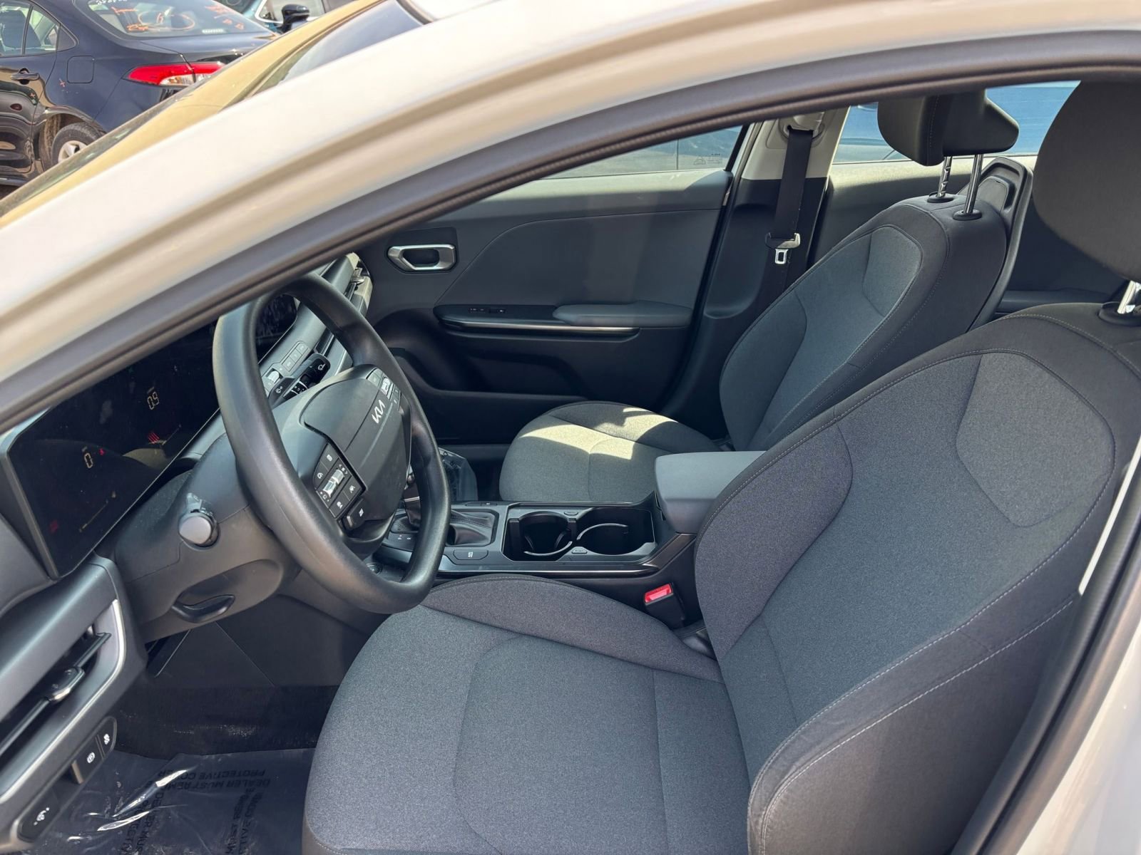 Used 2025 Kia K4 FWD image 27