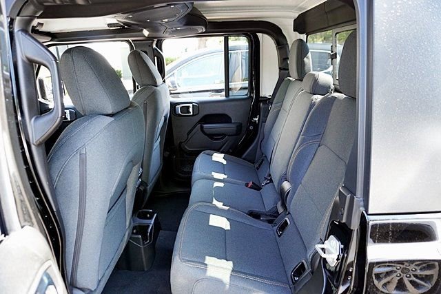 New 2025 Jeep Gladiator Sport S image 21