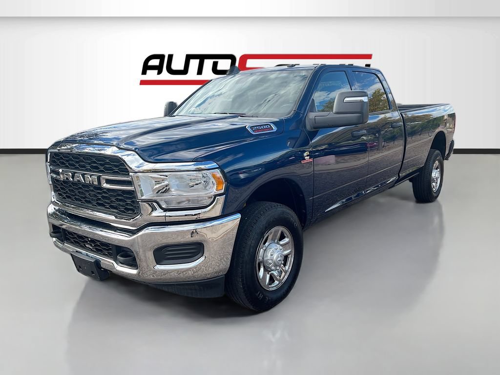 Used 2024 RAM 2500 Tradesman w/ Chrome Appearance Group AWD/4WD image 3