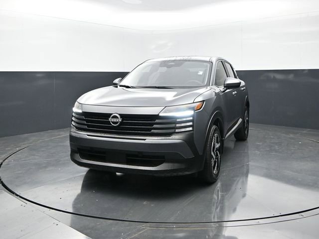 Used 2025 Nissan Kicks SV w/ Charging Package FWD image 4