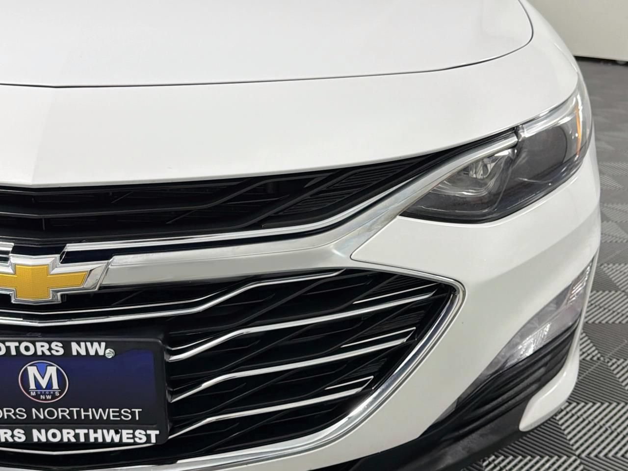 Used 2023 Chevrolet Malibu LT FWD image 4