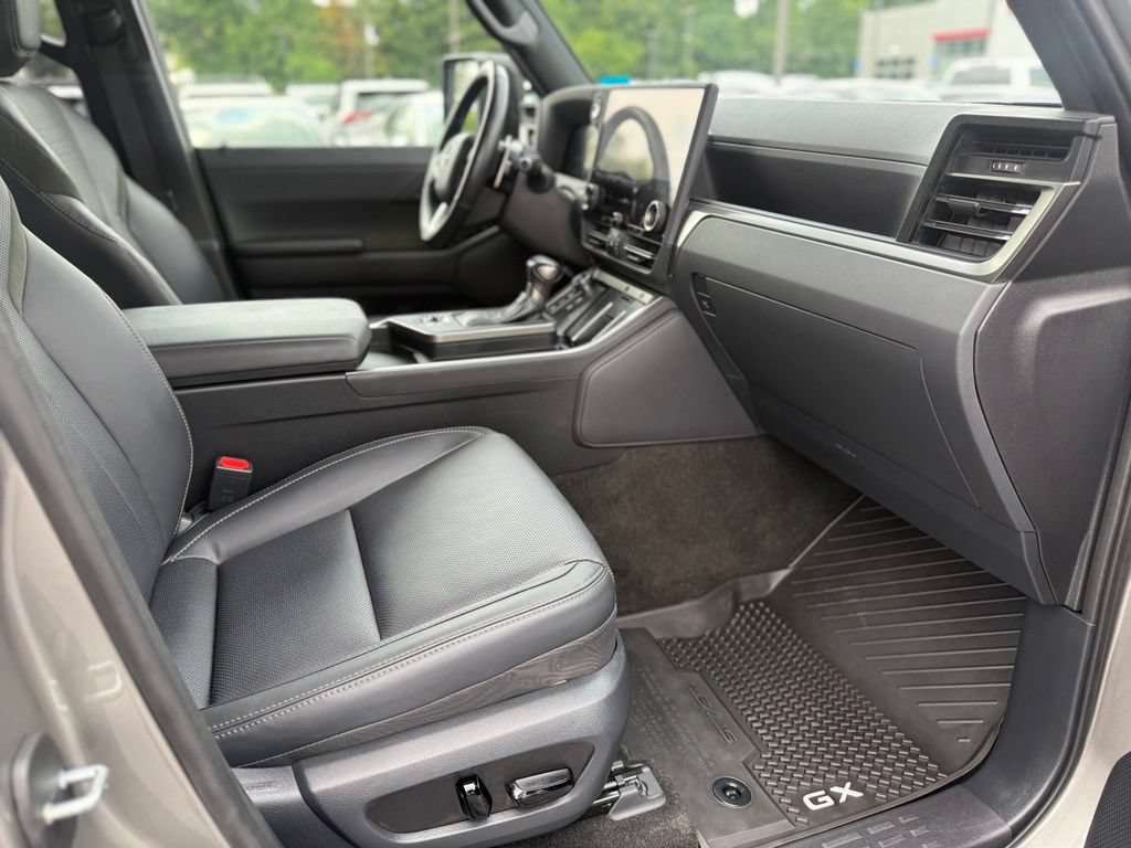 Used 2024 Lexus GX 550 AWD/4WD image 25