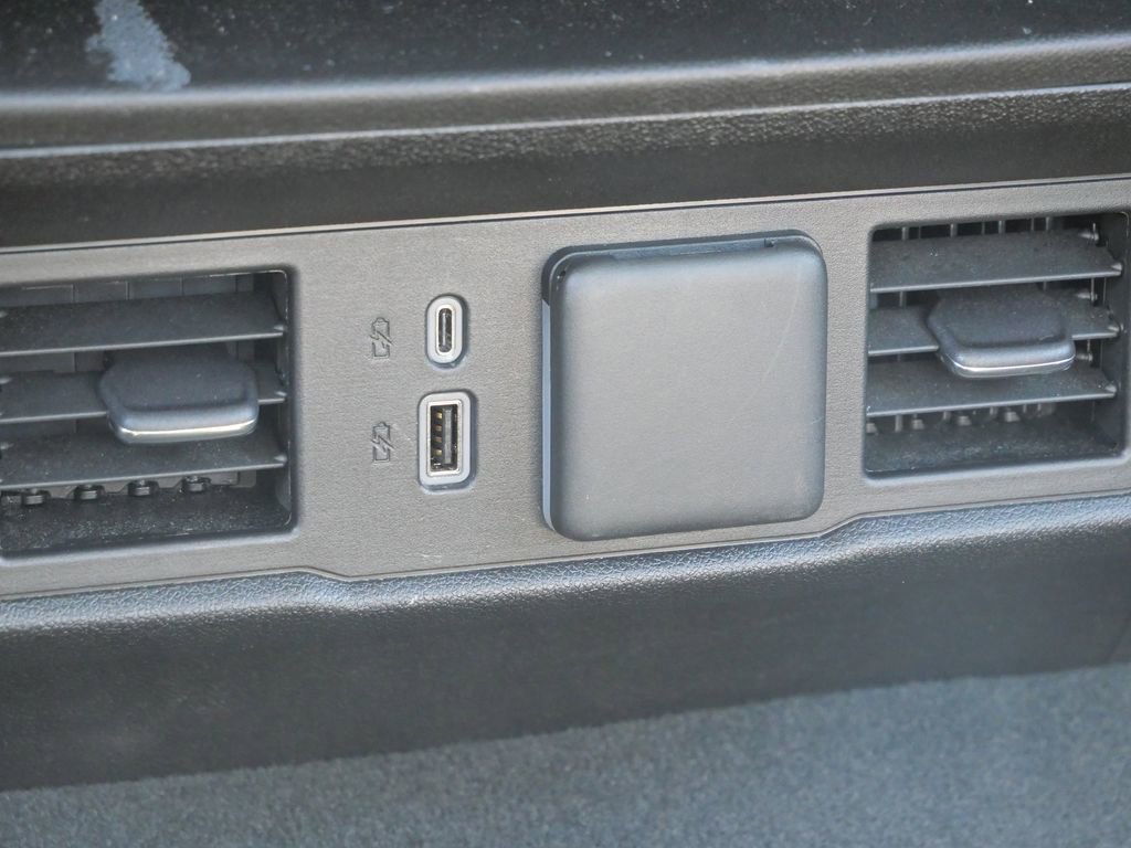 Used 2025 Chevrolet Silverado 2500 LT w/ Convenience Package image 31