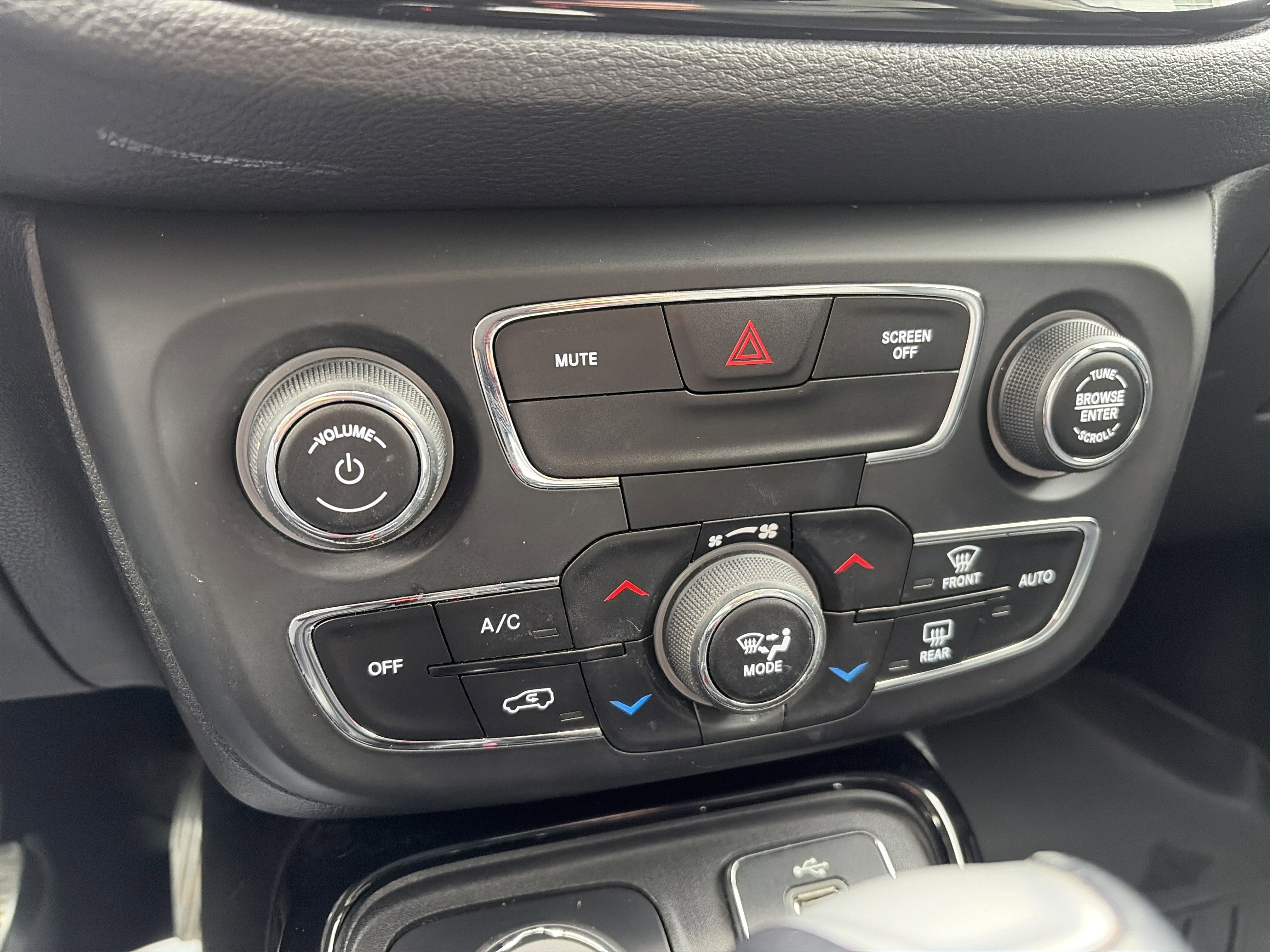 Used 2018 Jeep Compass Limited w/ Navigation Group image 42