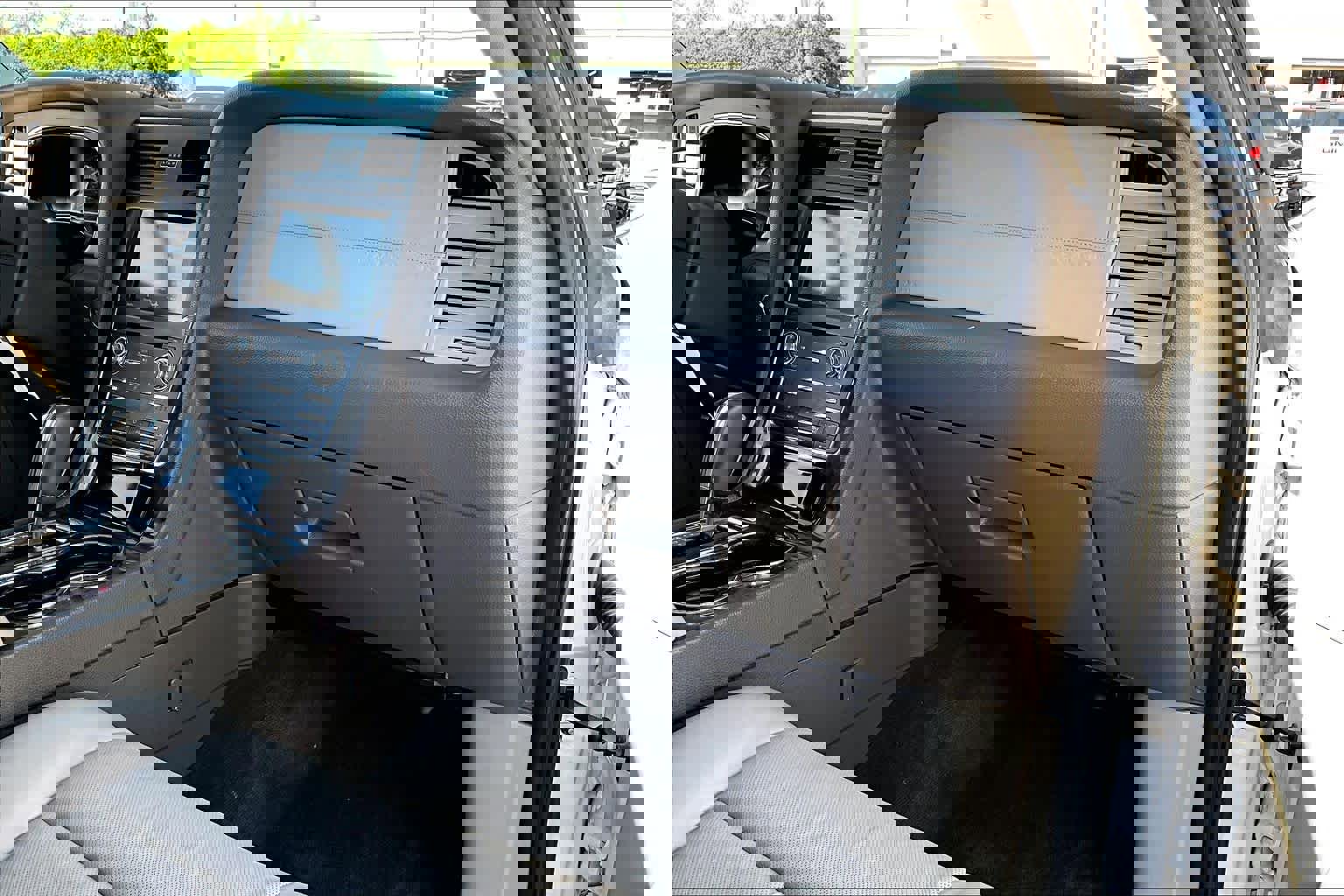 Used 2017 Lincoln Navigator Select image 18