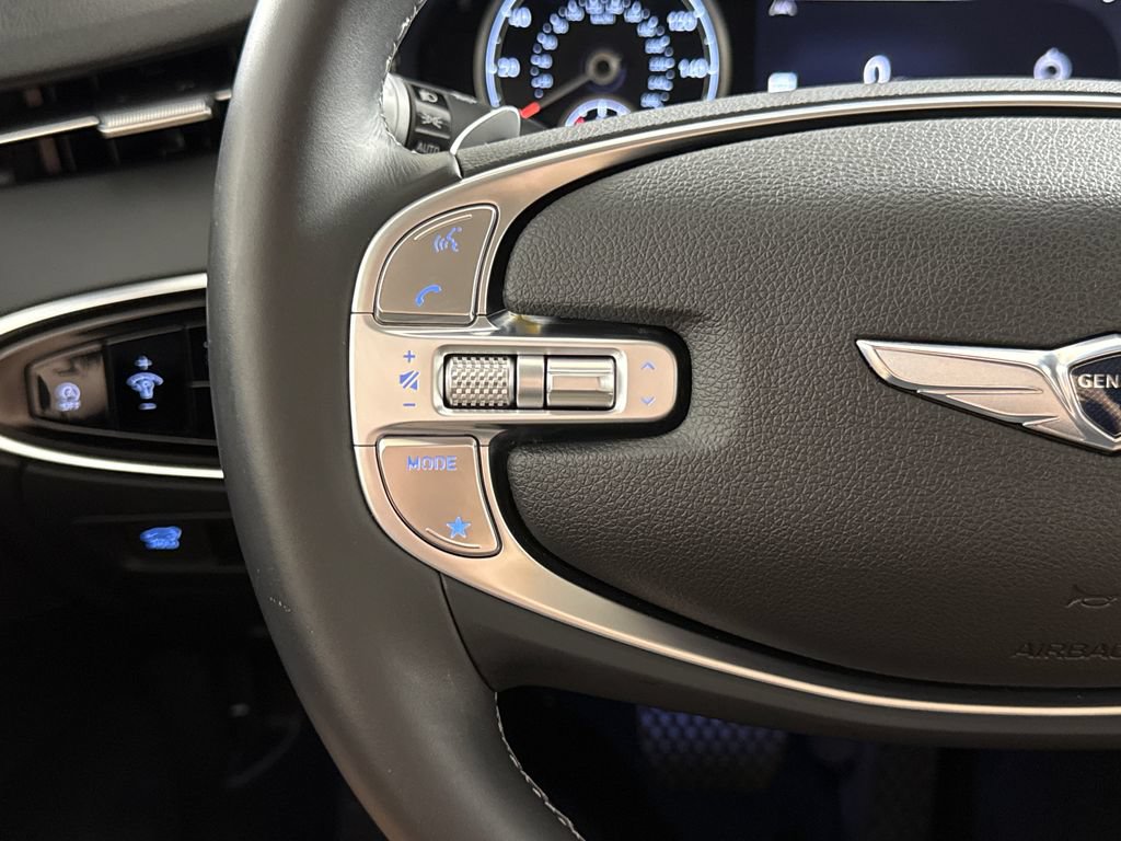 Used 2025 Genesis GV70 2.5T w/ Select Package AWD/4WD image 18