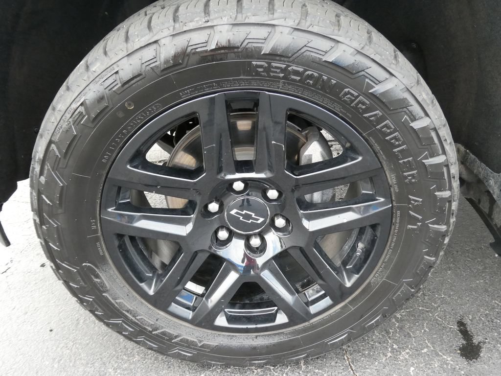 Certified 2023 Chevrolet Silverado 1500 RST w/ Z71 Off-Road Package AWD/4WD image 10