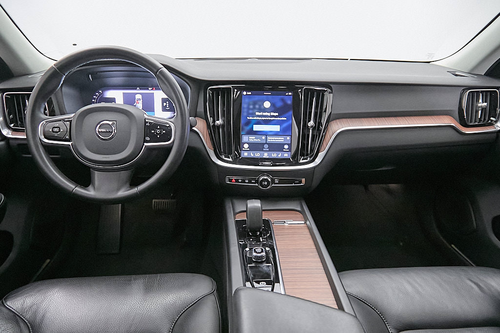 Certified 2024 Volvo S60 B5 Plus AWD/4WD image 23