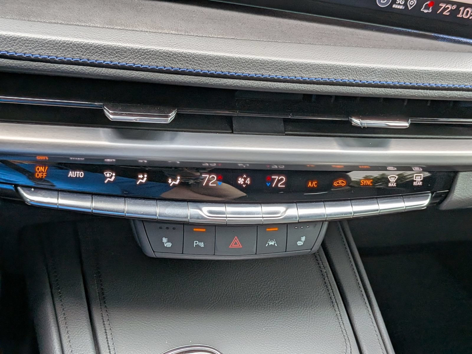 Used 2024 Cadillac XT4 Sport w/ Cold Weather Package FWD image 25