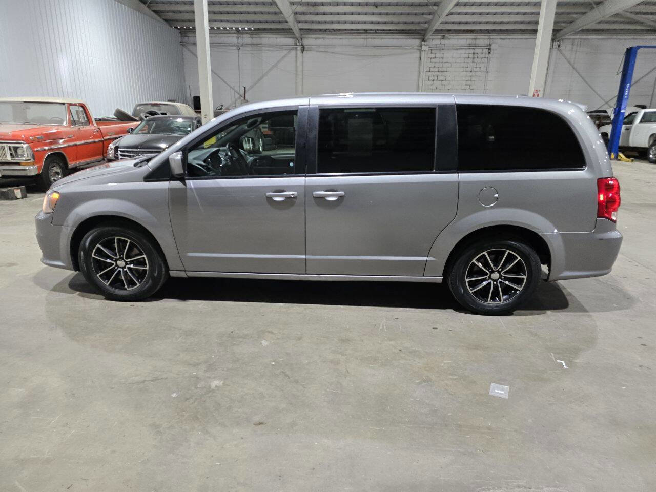 Used 2018 Dodge Grand Caravan GT FWD image 5