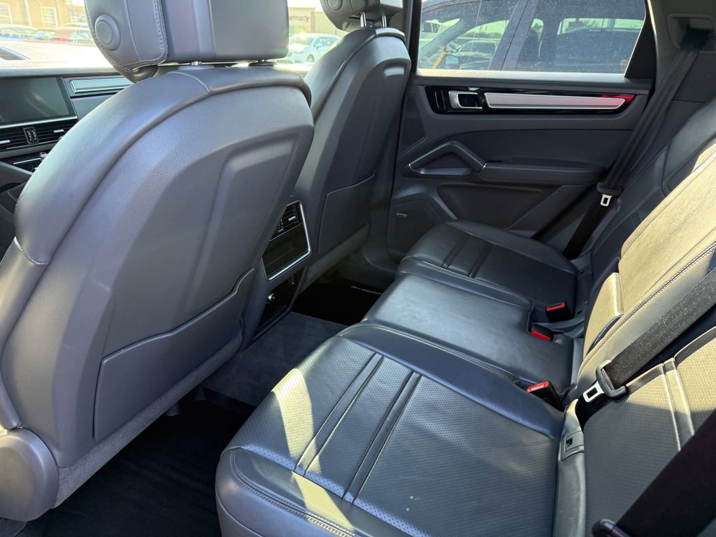 Used 2019 Porsche Cayenne S image 41